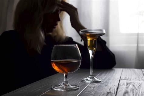 13 Symptomer På Alkoholisme Er Du Eller Noen Du Kjenner Alkoholiker