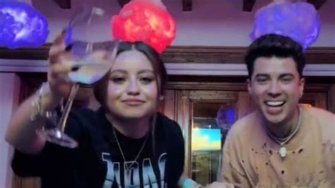 Tras Rumores De Romance Karol Sevilla Y Mario Bautista Reaparecen