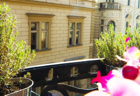 SUPER CHIC Suite with Balcony - Golden Stars Budapest Apartments