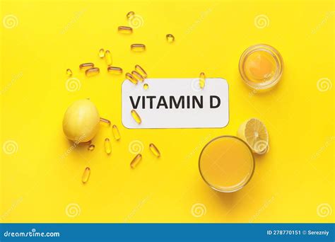 Texto Vitamina D Y Diferentes Productos Saludables Sobre Fondo Amarillo