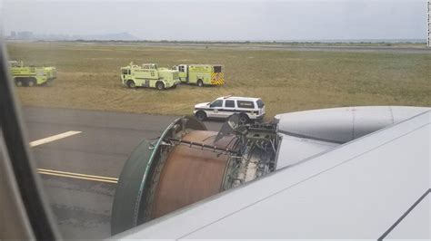 United Flight Loses Engine Cover Makes Tense Landing Cnn