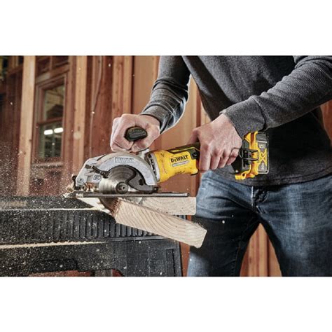 DeWalt DCS571B Atomic Compact Circular Saw, Cordless, 4500 rpm ...