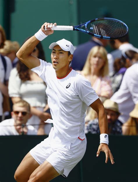 Tennis Japans Yosuke Watanuki Advances To 2nd Round At Wimbledon