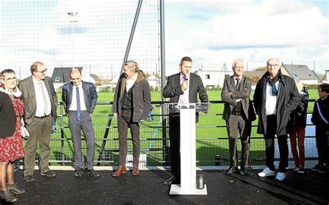 Le Terrain De Foot Synth Tique A T Inaugur Plougonvelin Le