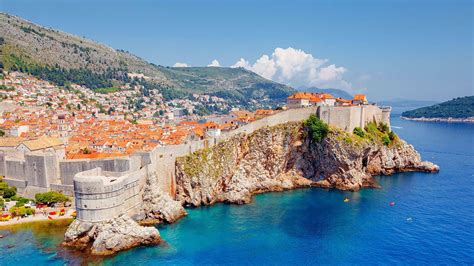 Dubrovnik City Walls Unesco S World Treasure Dubrovnik Places In