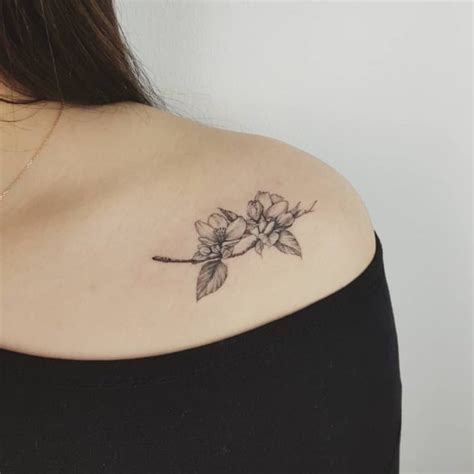 Tatuajes De Pecho Ideas Interesantes De Tatuajes De Pecho Para Mujeres