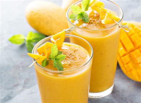 Receita de Smoothie de manga maracujá iogurte e chia é saudável e