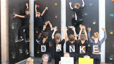 Türkheimer Mittelschüler bauen Kletterwand für Grundschüler