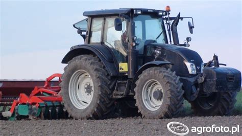 Fotografia Ciagnik Valtra N113 Agro Masz 641563 Galeria Rolnicza