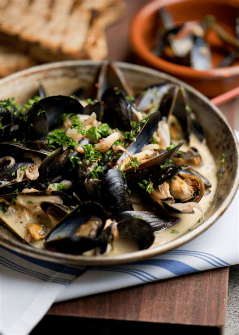 Mussels In Lemon Garlic Butter Sauce Groomers Seafood