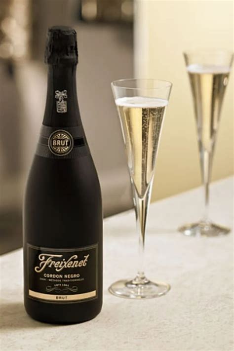 Espumante Espanhol Branco Cava Freixenet Cordon Negro Brut 750ml