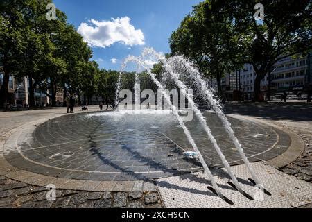 Brunnen Am Neumarkt Der 1997 Stillgelegte Brunnen Wurde Im Juni 2024