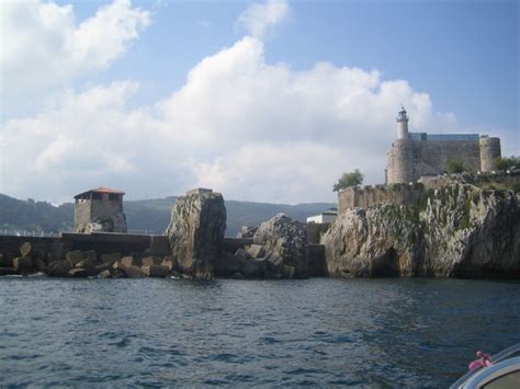 Castillo Faro Vive Castro Urdiales Gu A Tur Stica Y Cultural