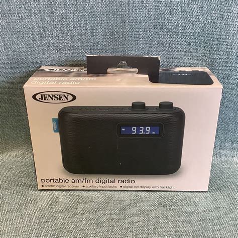 Jensen Sr Portable Am Fm Digital Radio Rs