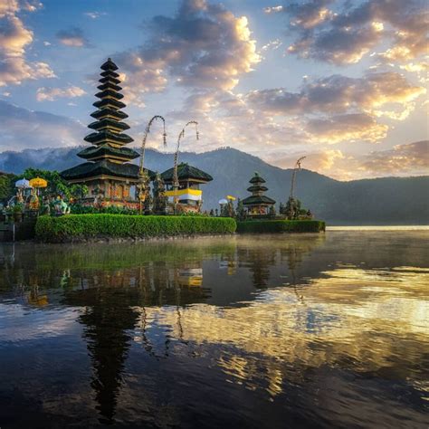 Danau Beratan Keindahan Dan Keunikan Pura Ulun Danu Di Bali