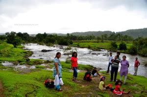 Road Trip to Madhe Ghat Waterfall – Places near Pune and Mumbai