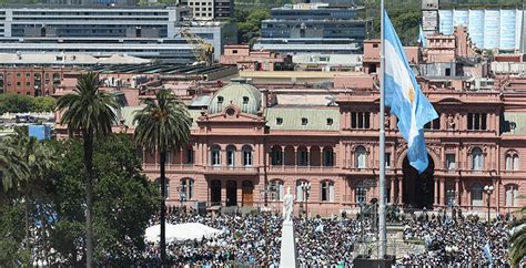 La pobreza en Argentina crece al 57 4 la más alta en 20 años según