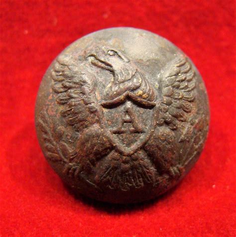 DUG U S ARTILLERY COAT BUTTON FROM GAINES MILL VA BATTLEFIELD CIVIL