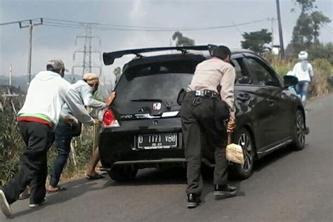 Cara Benar Mendorong Mobil Transmisi Matik Yang Mogok