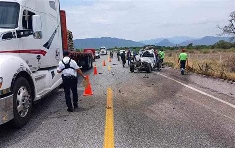 Familia Queda Atrapada Tras Choque Y Muere Calcinada Dentro De Camioneta