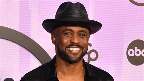 Lets Make A Deals Wayne Brady Comes Out As Pansexual