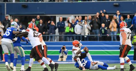 Seahawks Vs Browns Week 8 News Injury Updates Odds Preview Recap Field Gulls