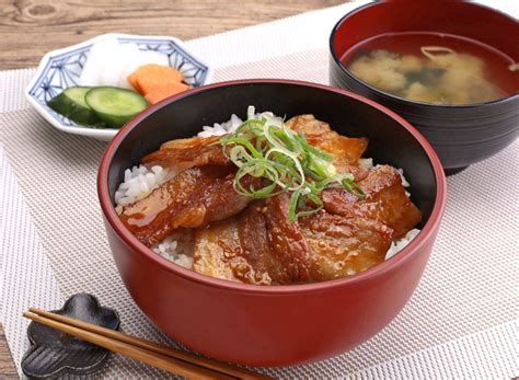 熟成コチュジャンで作る豚バラ蒲焼き丼 おすすめレシピ モランボン