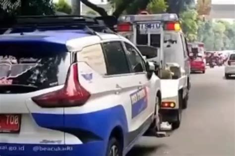 Foto Viral Video Mobil Bea Cukai Diderek Dishub Terbukti Parkir