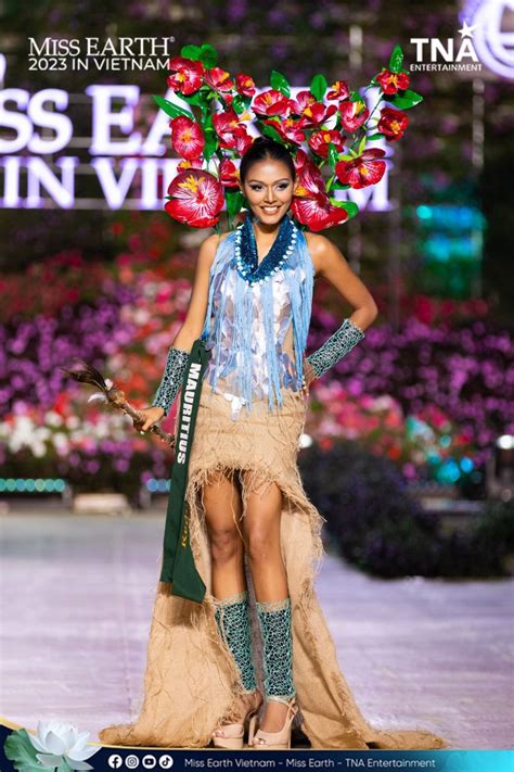 Potret Kostum Nasional Wakil Afrika Di Miss Earth