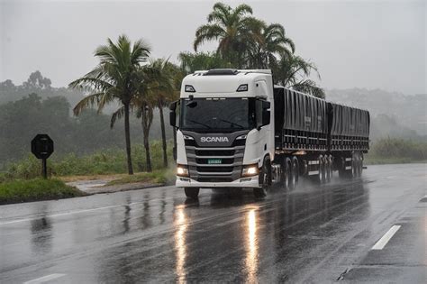 Scania Comemora 66 Anos De Brasil E Fãs Da Marca Ganham Presente