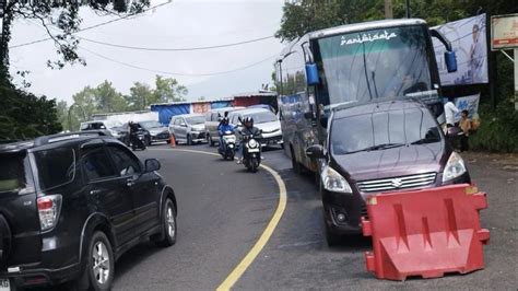 Sistem One Way Arus Balik Lebaran Di Jalur Puncak Ke Jakarta