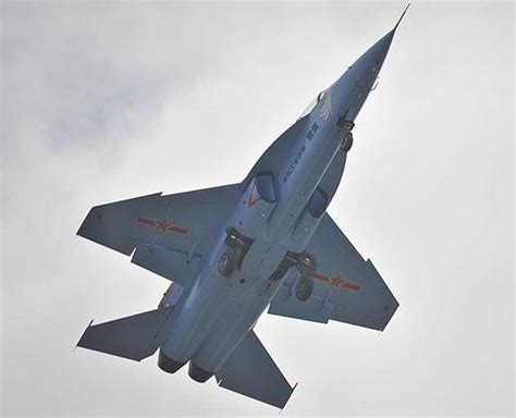 中國又一神秘戰機悄然亮相 或將成為艦載機 每日頭條