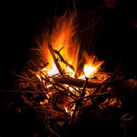 Fotos Gratis Noche Bengala Llama Fuego Oscuridad Negro Hoguera