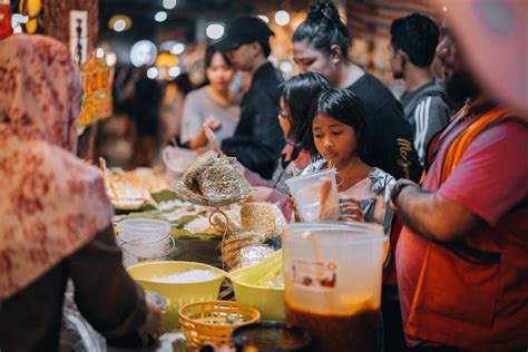 Visiting the Ao Nang Night Market in Krabi