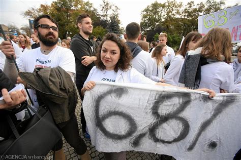 Nie wyjedziemy Chcemy leczyć w Polsce Manifestacja poparcia dla