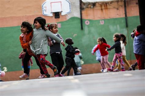 M S De La Mitad De Los Chicos Argentinos Son Pobres