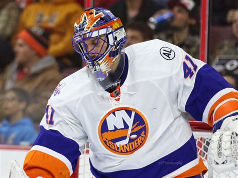 Bruins Re-Sign Jaroslav Halak to Affordable Win-Win Deal