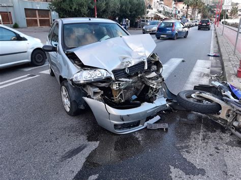 Ennesimo Incidente Stradale In Via Consolare Pompea Ferito Il