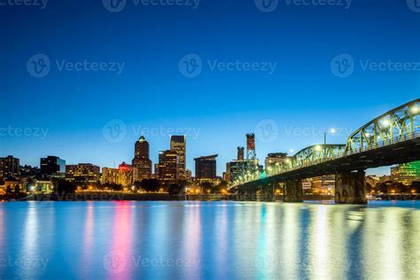 Downtown Portland Oregon Skyline At Night 11103293 Stock Photo At Vecteezy