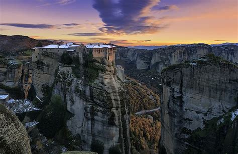 Puesta de sol Meteora Monasterio de Varlaám Grecia Fondo de