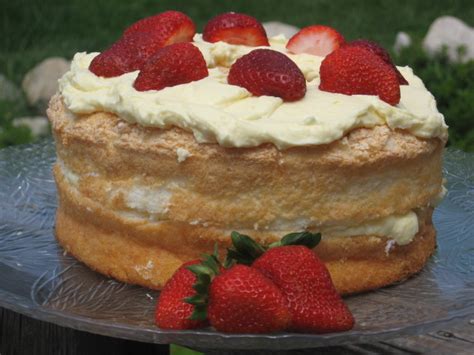 Strawberry Cream Angel Food Cake Recipe