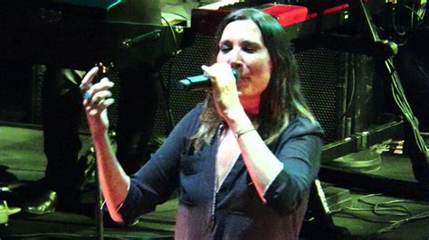 Zazie Les pieds nus live Folies Bergère le 19 mars 2016 YouTube