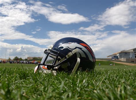 denver broncos     time  team played  thanksgiving