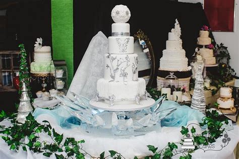 Frozen/Snow Queen wedding cake - Cake by Kathryn - CakesDecor