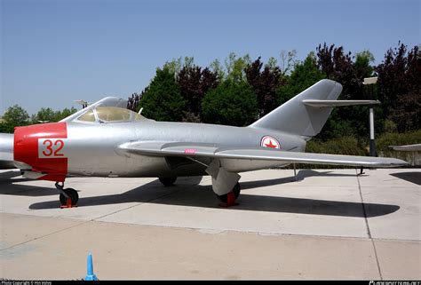 32 North Korean Air Force Mikoyan-Gurevich MiG-15 Photo by Hin Volvo ...