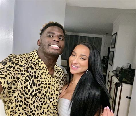 Who is Tyreek Hill's wife, Keeta Vaccaro? | The US Sun