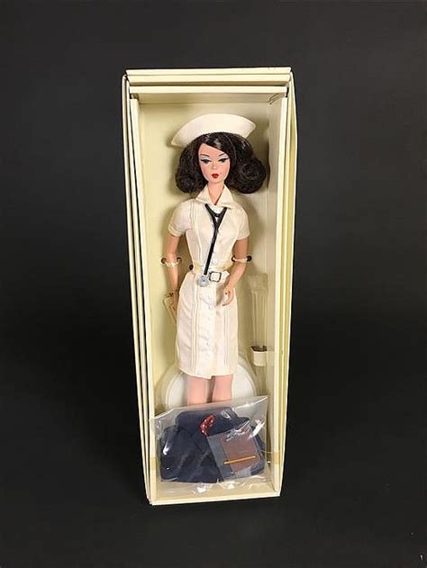 Lot GOLD LABEL SILKSTONE BARBIE THE NURSE NRFB