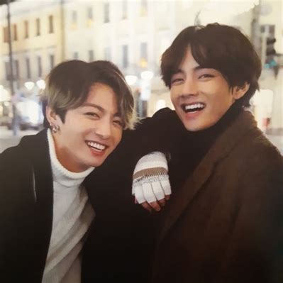 História Just friends Taekook vkook História escrita por