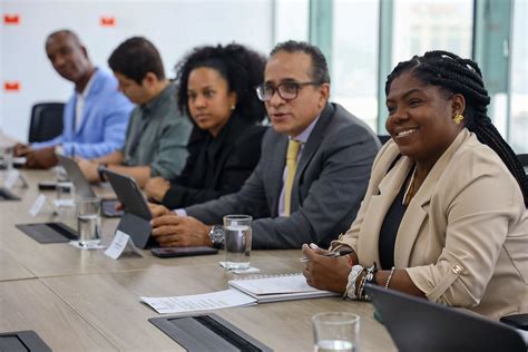 Reunión de la Vicepresidenta y Ministra de Igualdad y Equidad con el