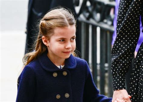 Mirror Royal On Twitter Charlotte Follows In Queen S Footsteps By